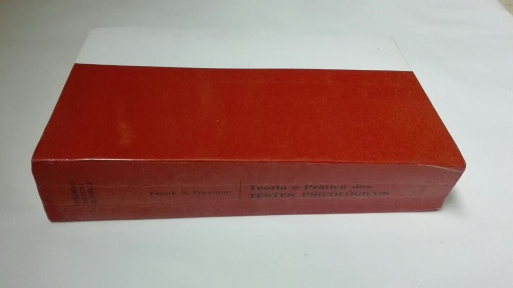 Livro 'Teoria e Prática dos Testes Psicológicos'