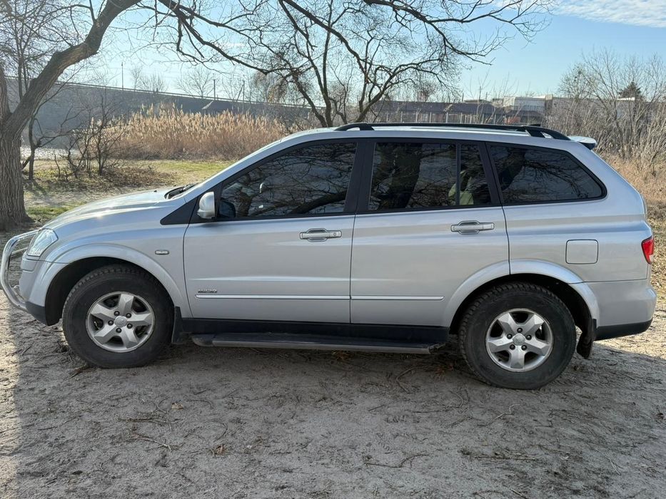 Ssang Yong Kyron 2010 рік 2.3Газ-бензин