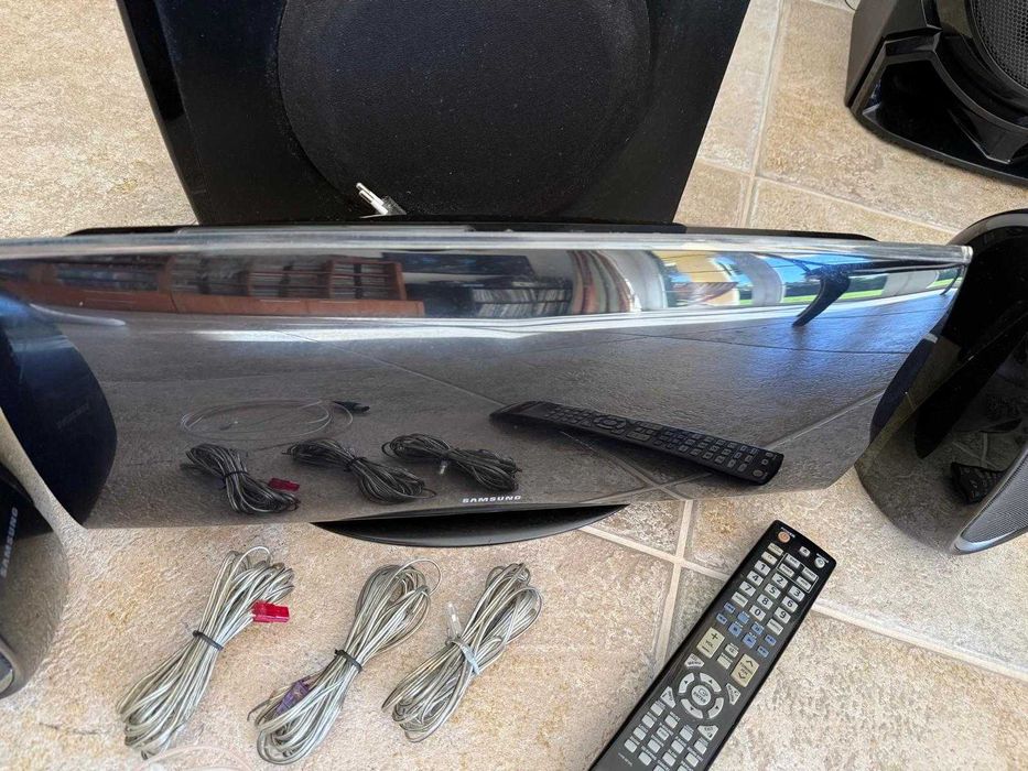 Sistema Som/Video Samsung HT-X620 - 2.1 Home Cinema