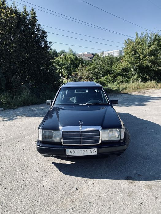 Мерседес w124, газ/бензин, механика, карбюратор.
