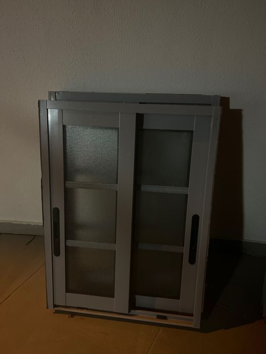 Janelas de alumínio duplo cinzentas usadas, ler descrição