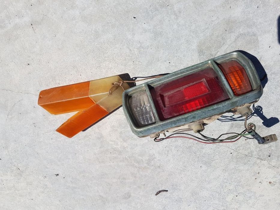 Farolins Datsun 1200