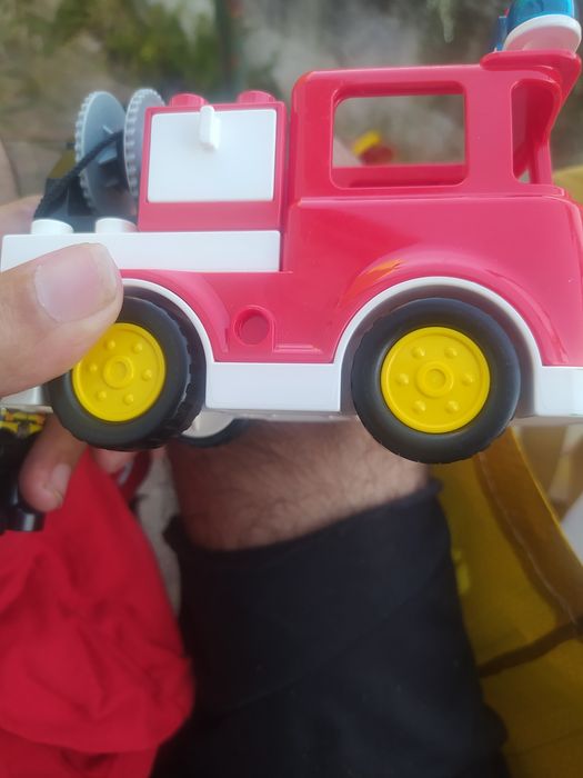 Lego duplo camião bombeiros + figura bombeira - portes correio incluído no preço