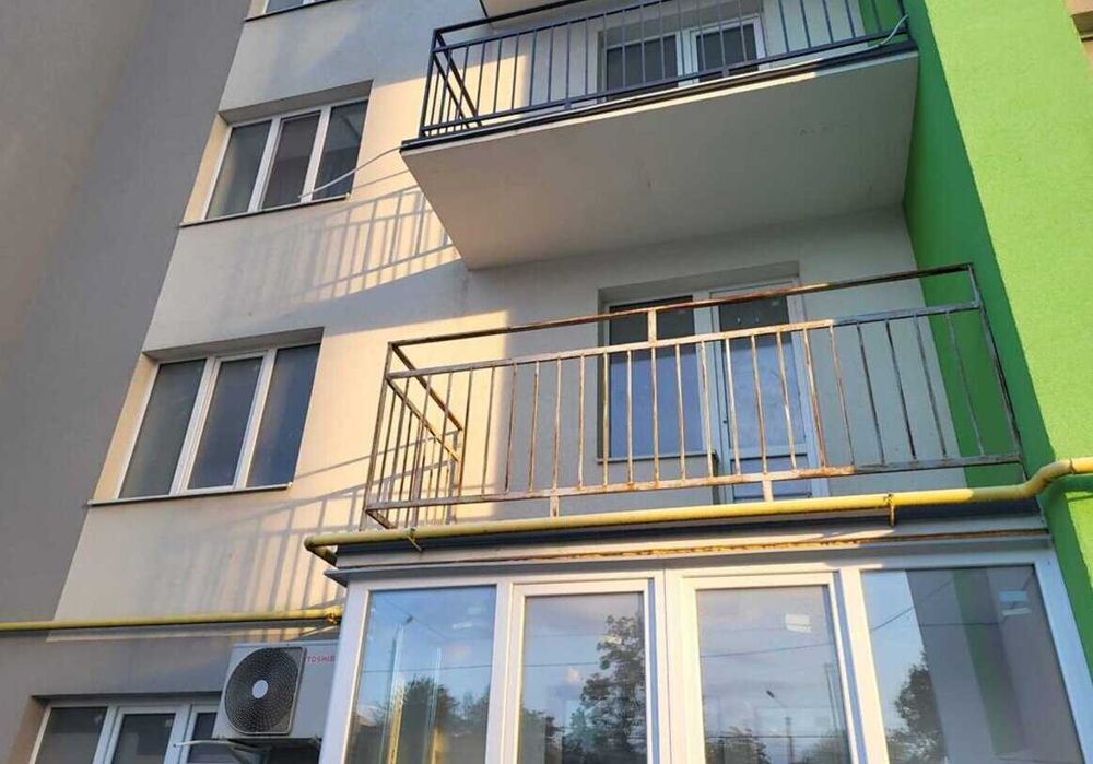 3 кім на Яреми в зданому будинку