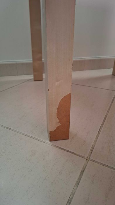 Mesa de sala com defeito na perna