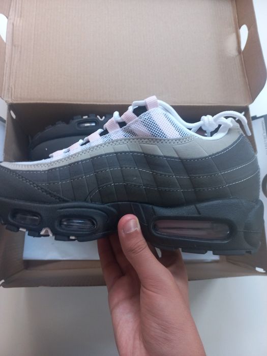 Air Max 95 Cinza e Rosa