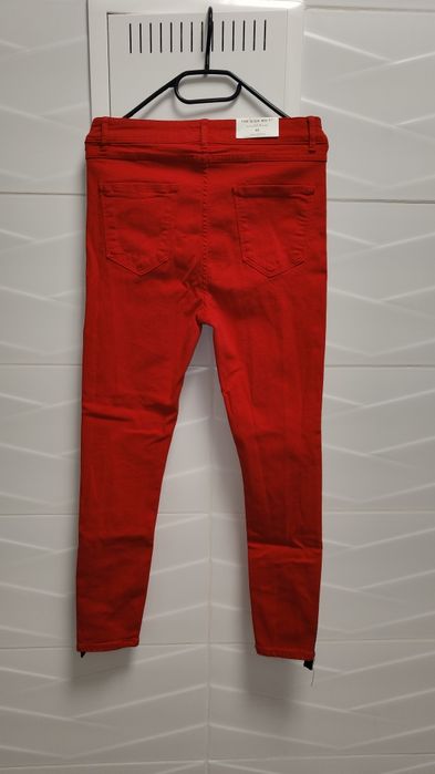 Spodnie Zara r. 8 / S NOWE czerwone lampas