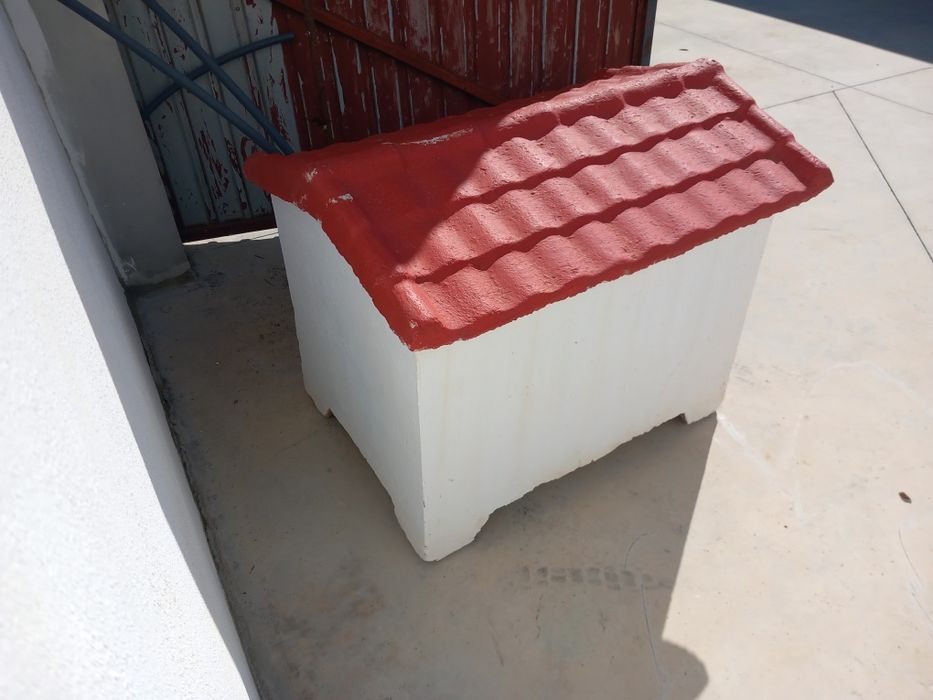 Casota cão em betão armado (como nova)