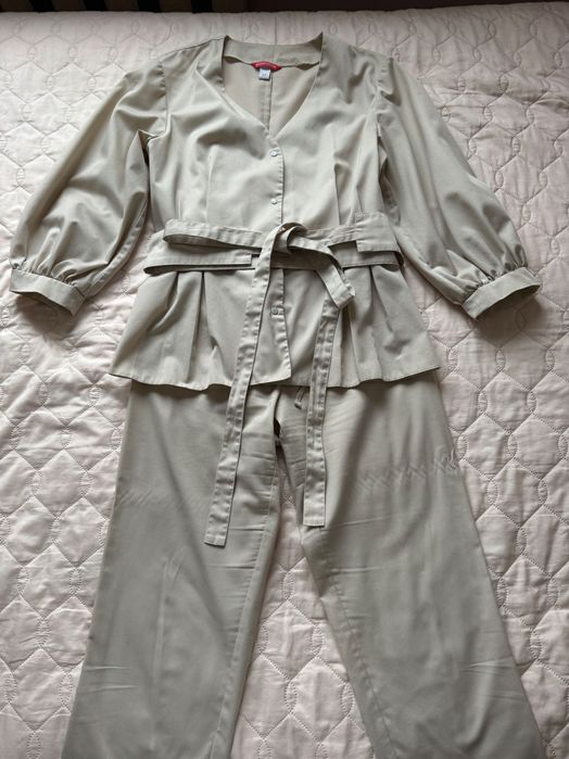 Костюм медичний бежевий