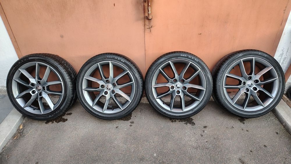 Комплект колёс Octavia A7 RS (Gemini R18)