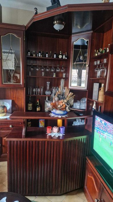 Móvel de tv com bar