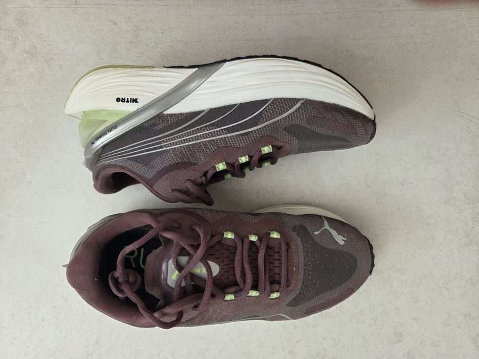 Жіночі кросівки Puma.