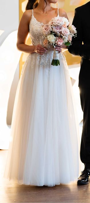 Suknia ślubna rozmiar 34/36 z długim welonem