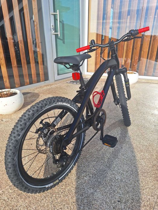 Bicicleta criança/ jovem BMW