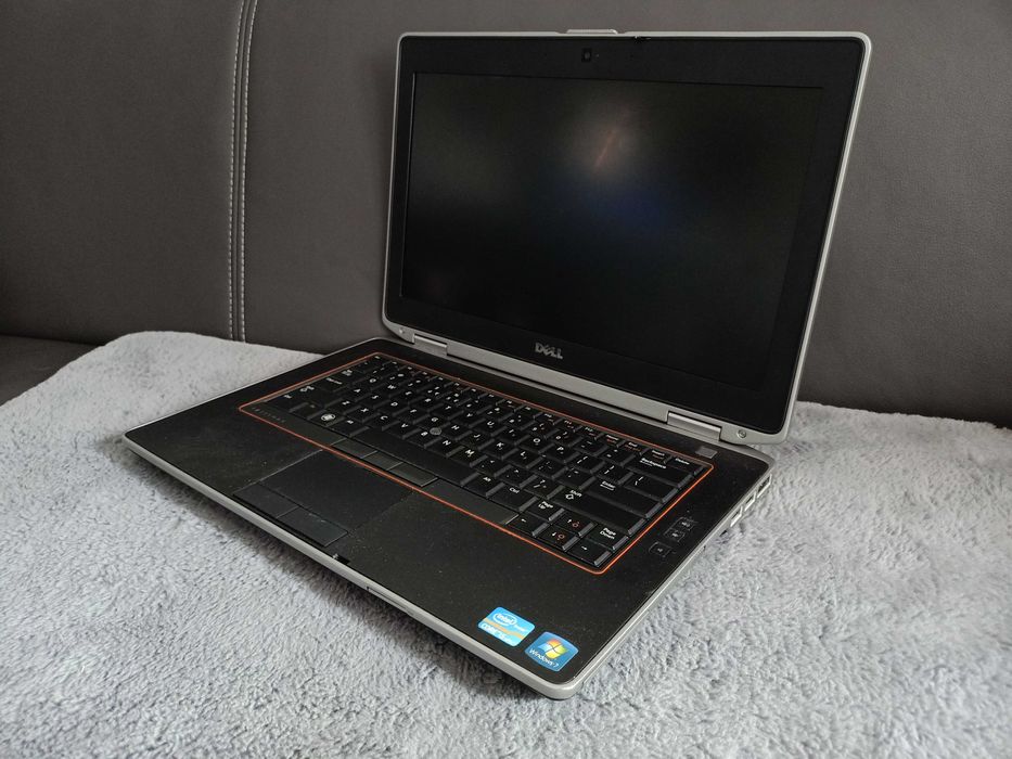 Komputer dell czarny windows 10