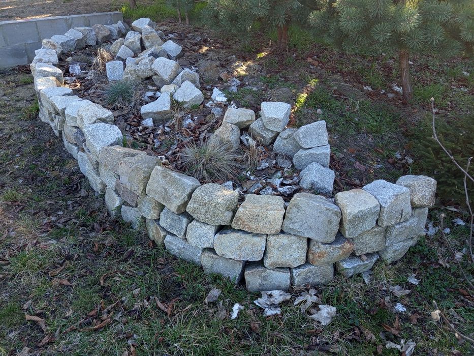 Kostka granit kamień do ogrodu skalniak