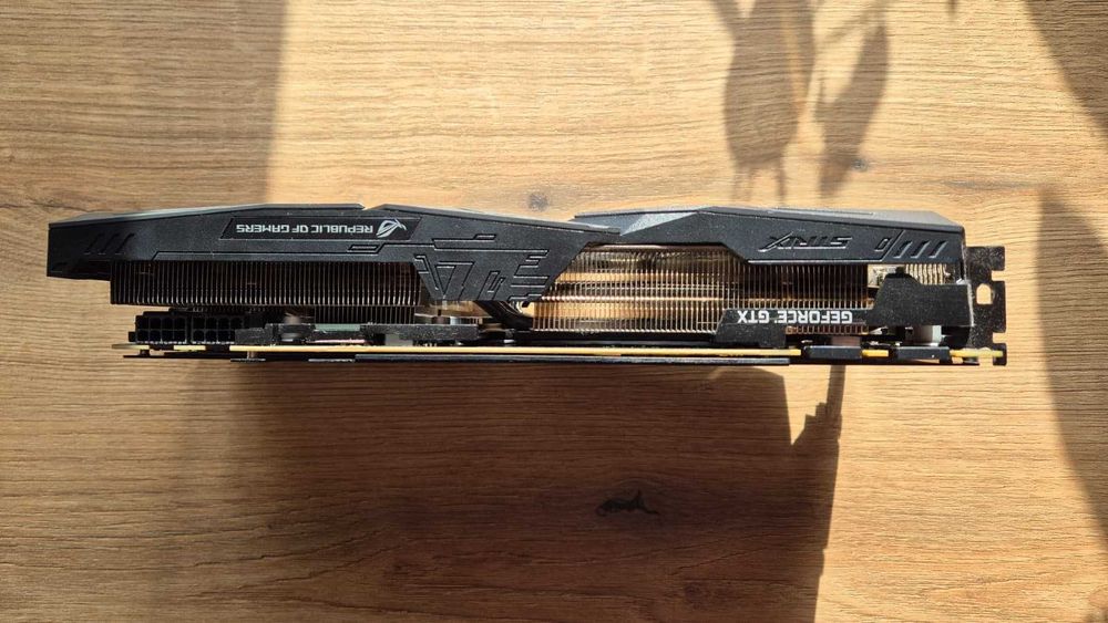 ASUS ROG strix GTX 1080Ti 11GB