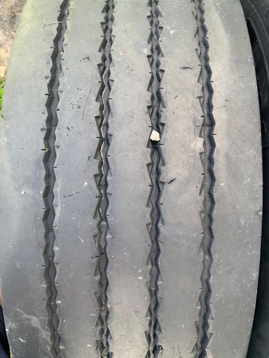 Продаж резини 295 60 R22.5