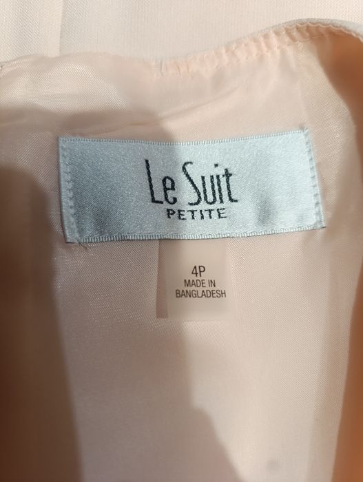 Акція!!!Рожева нова сукня,гарної якості.