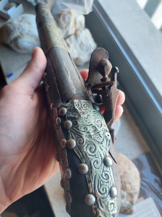 Pistola decorativa estilo árabe