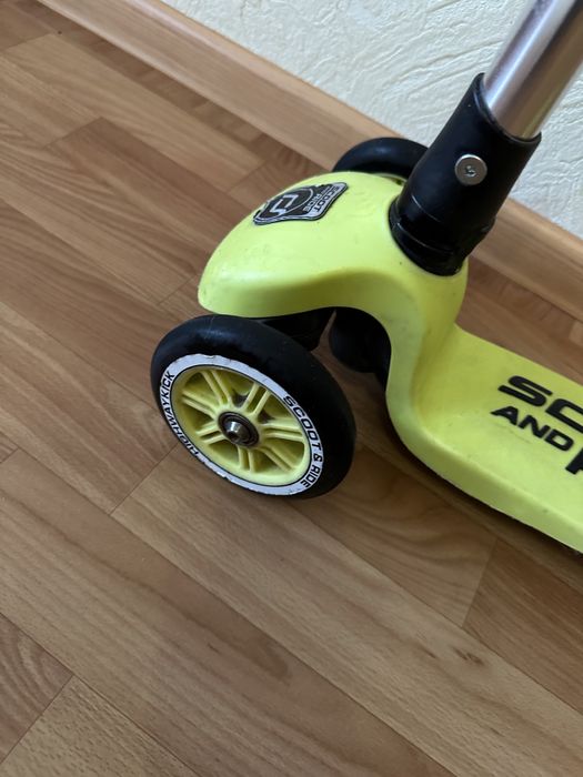 Самокат Scoot and ride