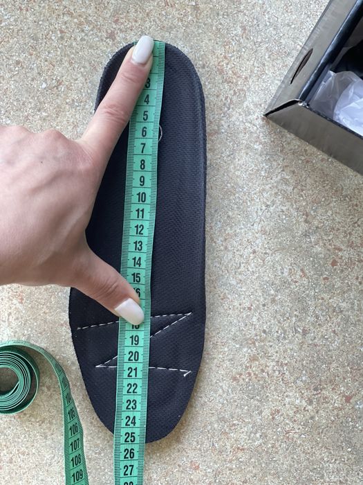 Nowe buty, z metalowym noskiem