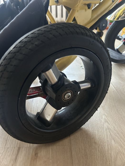 Велосипед дитячий триколісний з батьківською ручкою