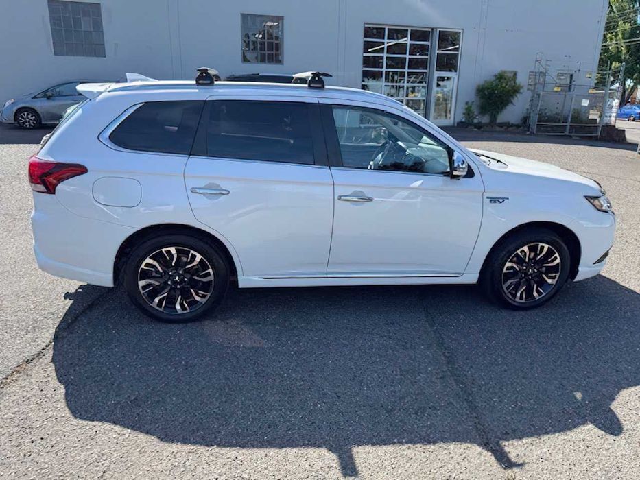 Mitsubishi Outlander PHEV GT      2018