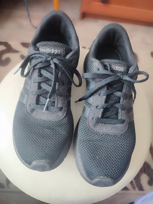 Кросівки Adidas 37,5