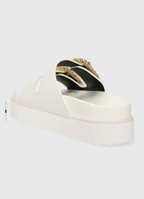 Шлепки, сандали Versace