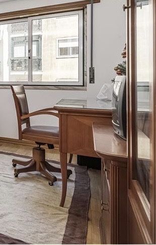 Conjunto Móveis de Escritório: Mesa, Cadeira, Móvel TV e Estante