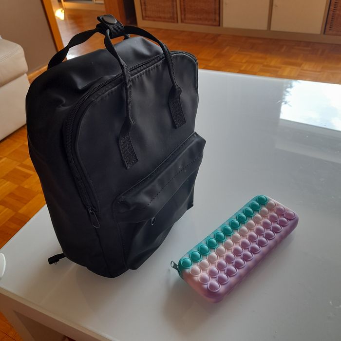 Maly plecak z piórnikiem