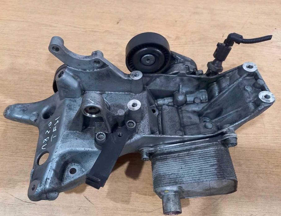 Łapa podstawa mocowanie filtra oleju alternatora 1.8 2.0 TFSI AUDI