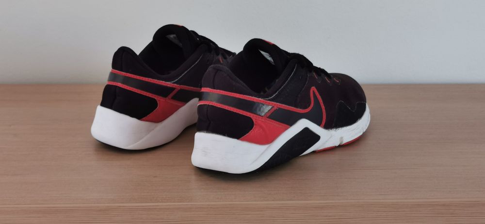 Buty Nike Legend Essential 2 Rozmiar 42 Wkładka 26,5 cm


 Rozmiar 42 Wkładka 26,5 cm