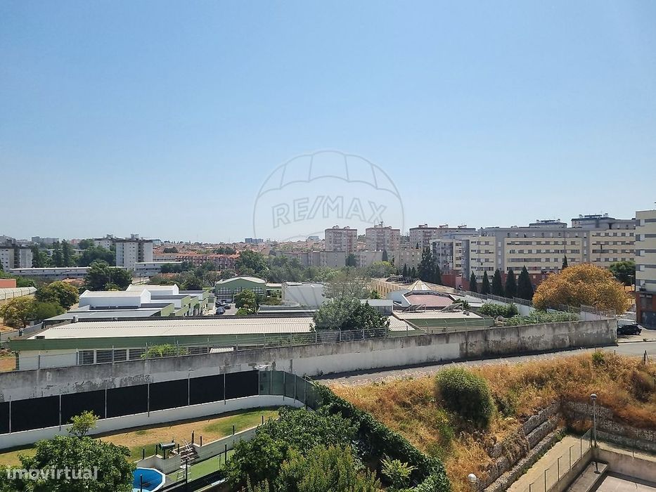 Apartamento T4 para arrendamento