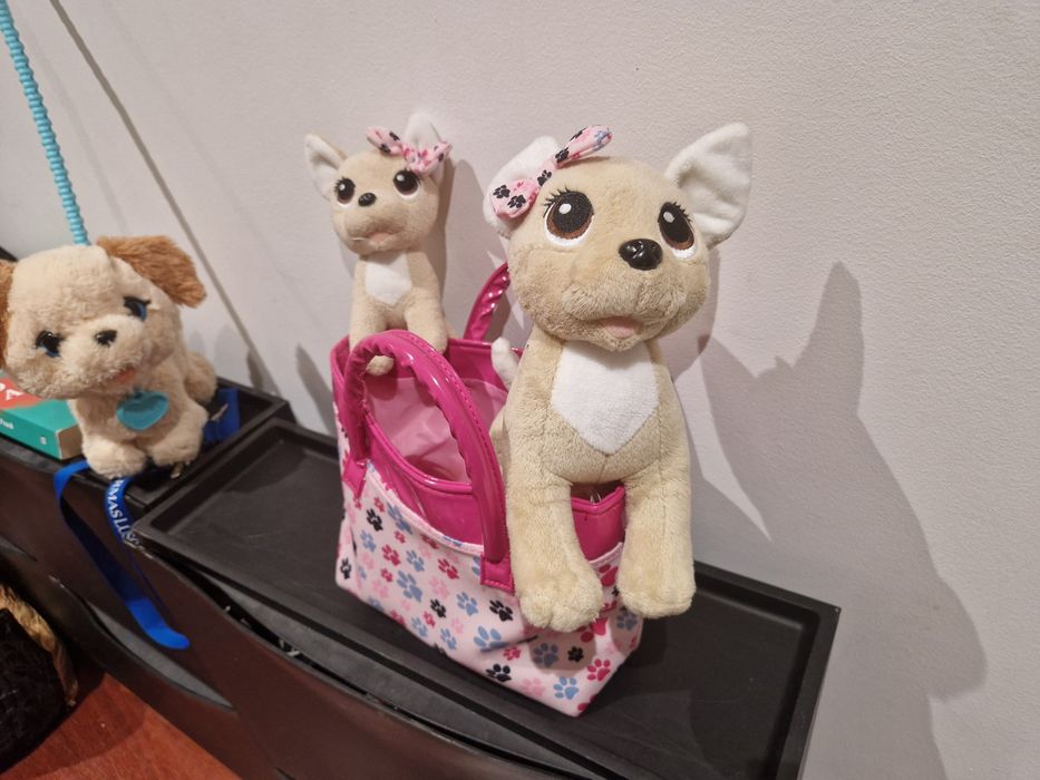 Peluches e peluche electrico que come e faz cócó