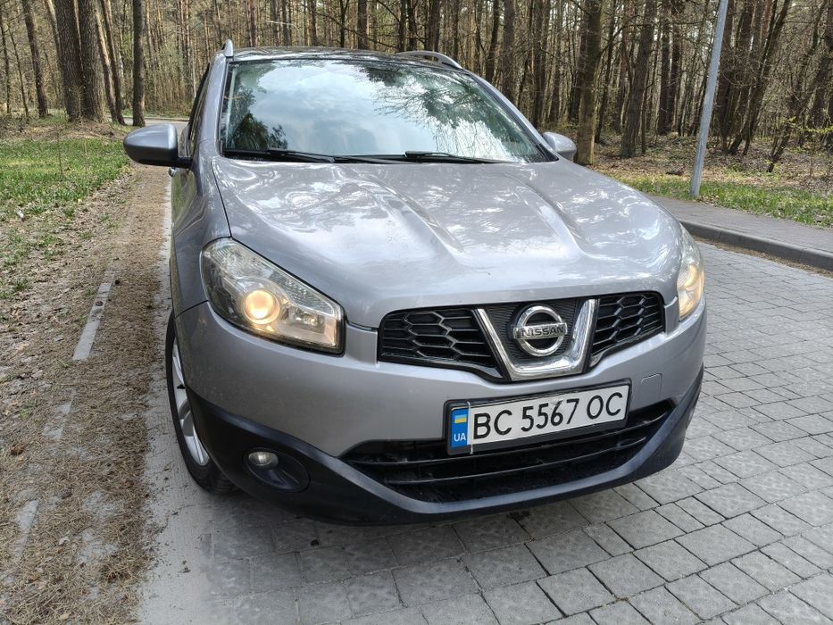 Продам Nissan QashQai+2,7місць.Рідна фарба!