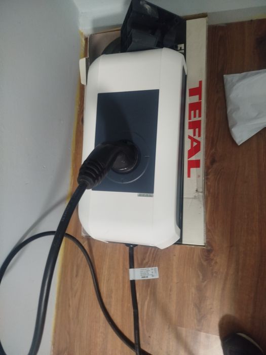 Ładowarka samochodowa  stacjonarna KEBA KC-P30