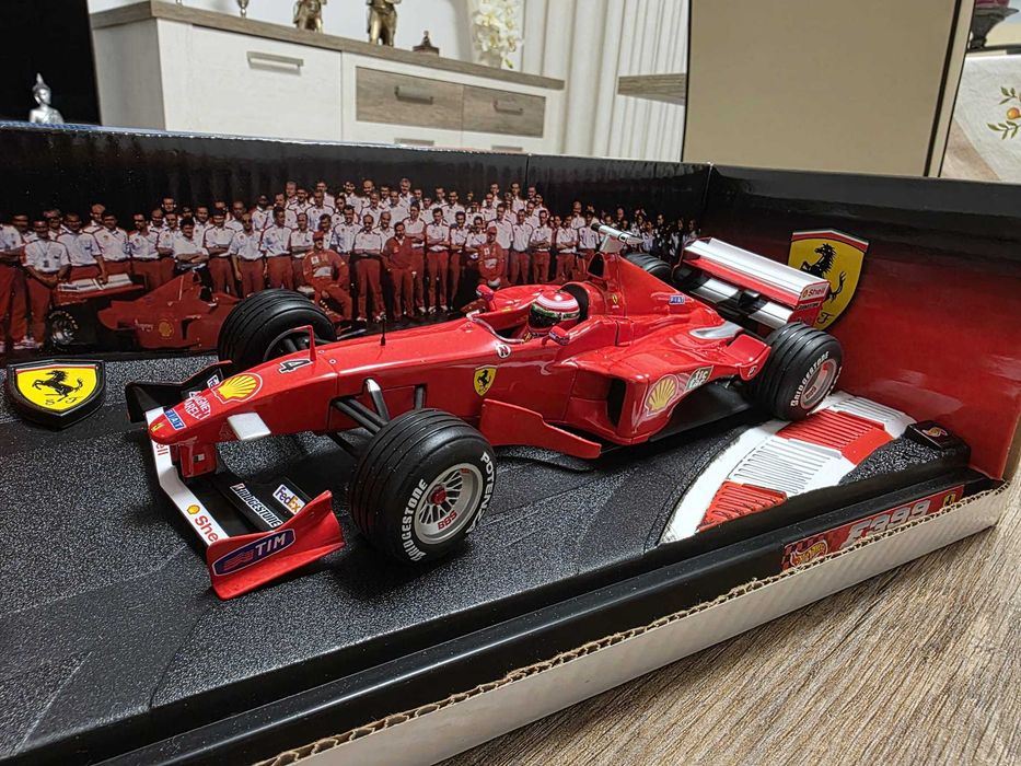 Ferrarri F399 Eddie Irvine - 1:18 Hot Wheels Racing