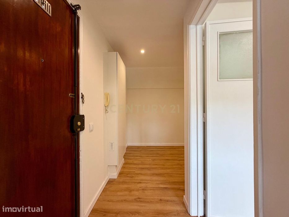 Apartamento T0+1  em Benfica, Lisboa com Vista Panorâmica.