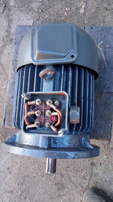 Електродвигун 1.5 2.2  3 кВт однофазний трёхфазный