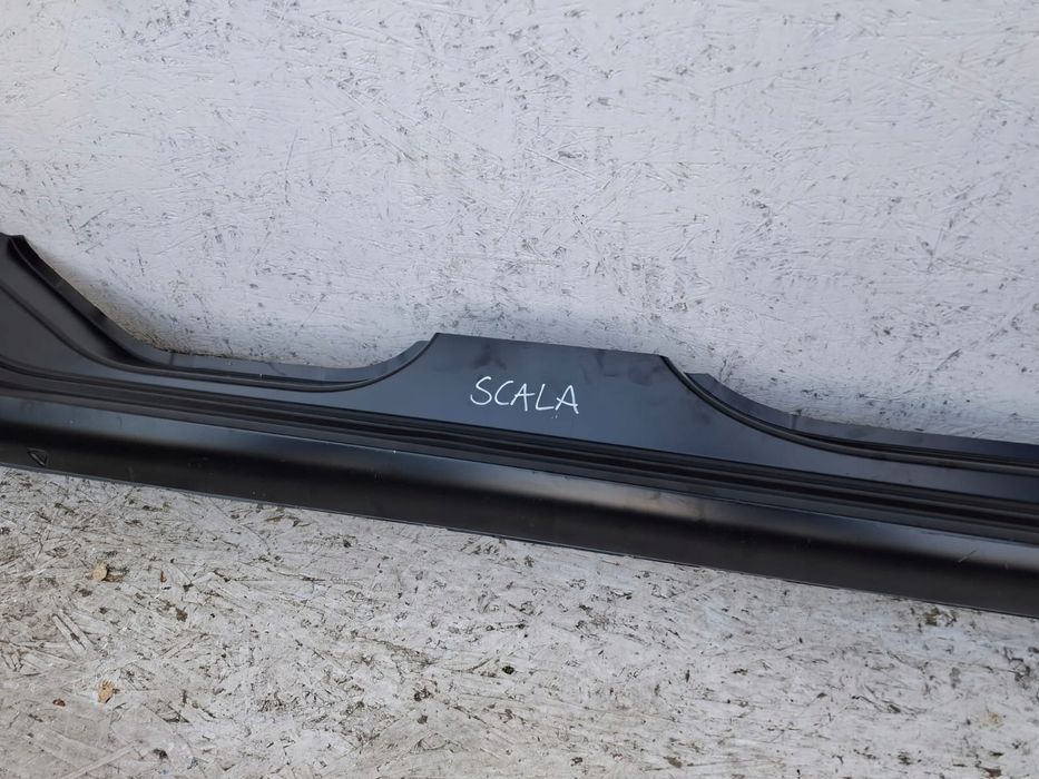 Skoda scala poszyciew próg prawy nowy