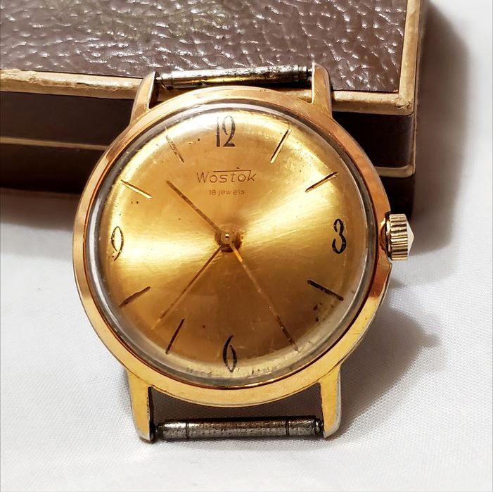 Советские часы Восток в позолоте Au20 корпус механика ЧЧЗ марка ссср