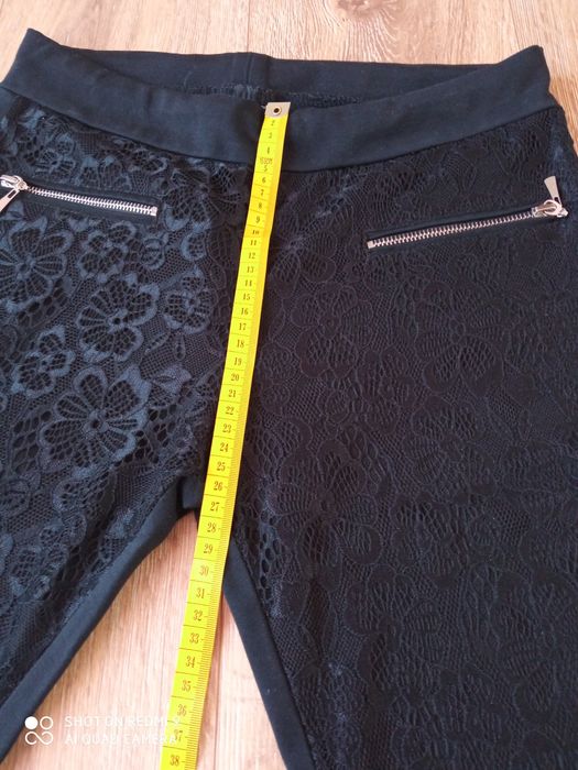 Spodnie czarne z koronką
