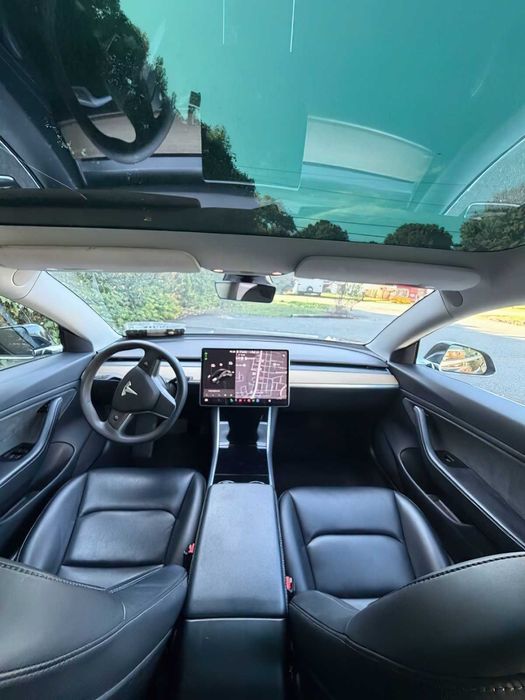 Tesla Model 3 Long Range      2019