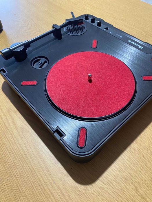 Numark PT01 Scratch — Gira-discos portátil com USB