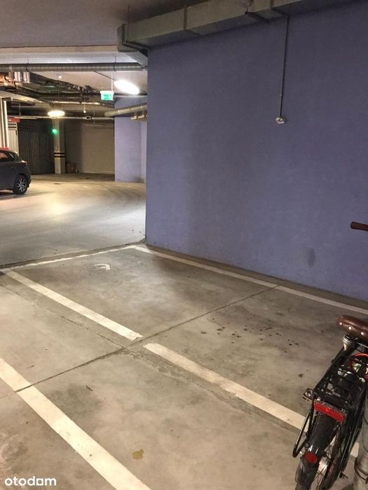 Miejsce postojowe na przeciwko galerii krakowskiej i dworca głównego – pohled 4