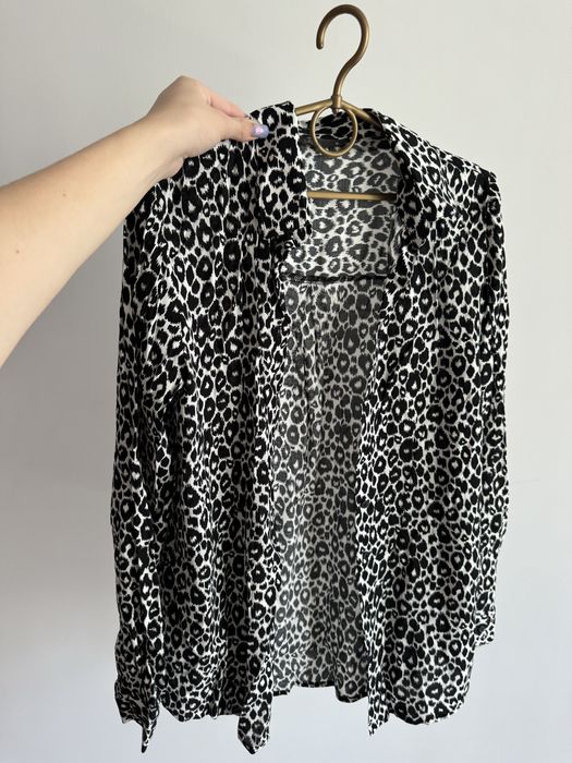 Трендова сорочка з анімастичних принтом