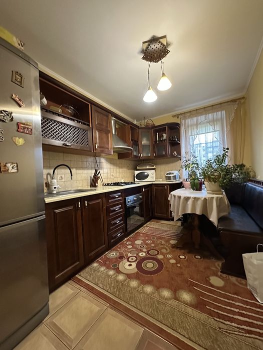 Продаж 3 кімнатноі квартири в цегляному будинку покращене планування