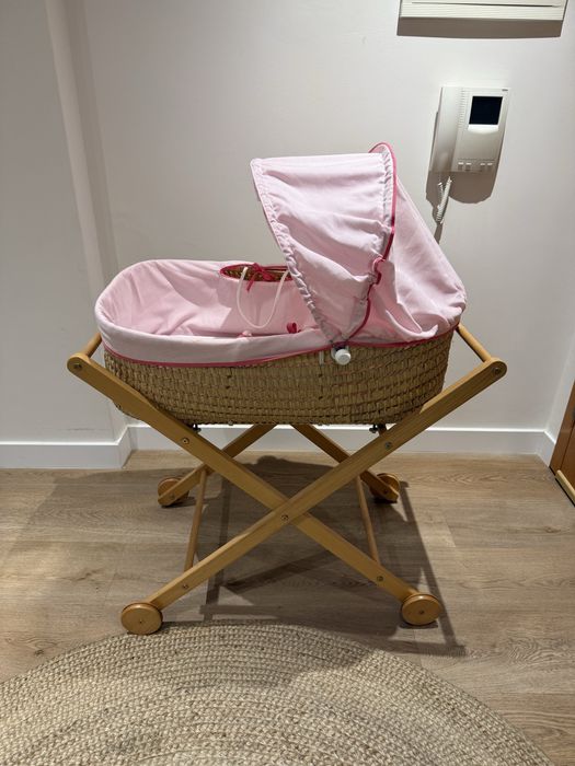 Alcofa para bebé em verga